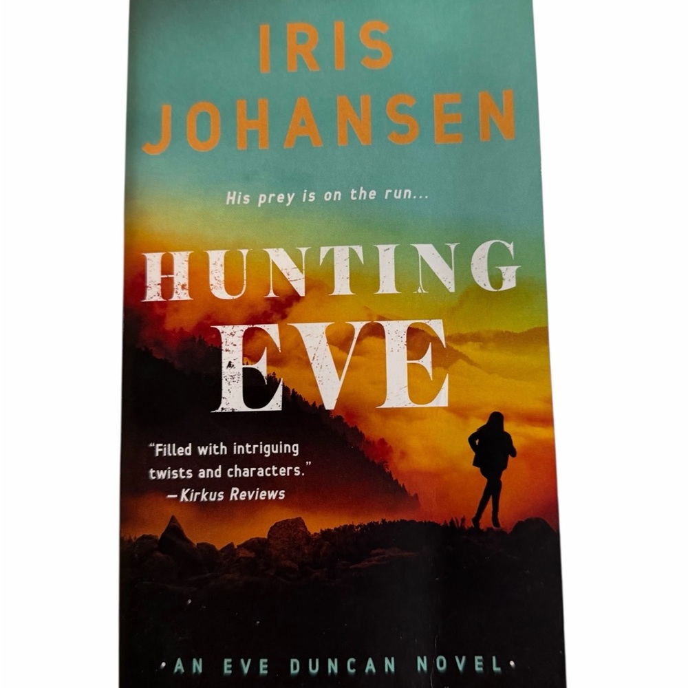 Hunting Eve Paperback Book by Iris Johansen